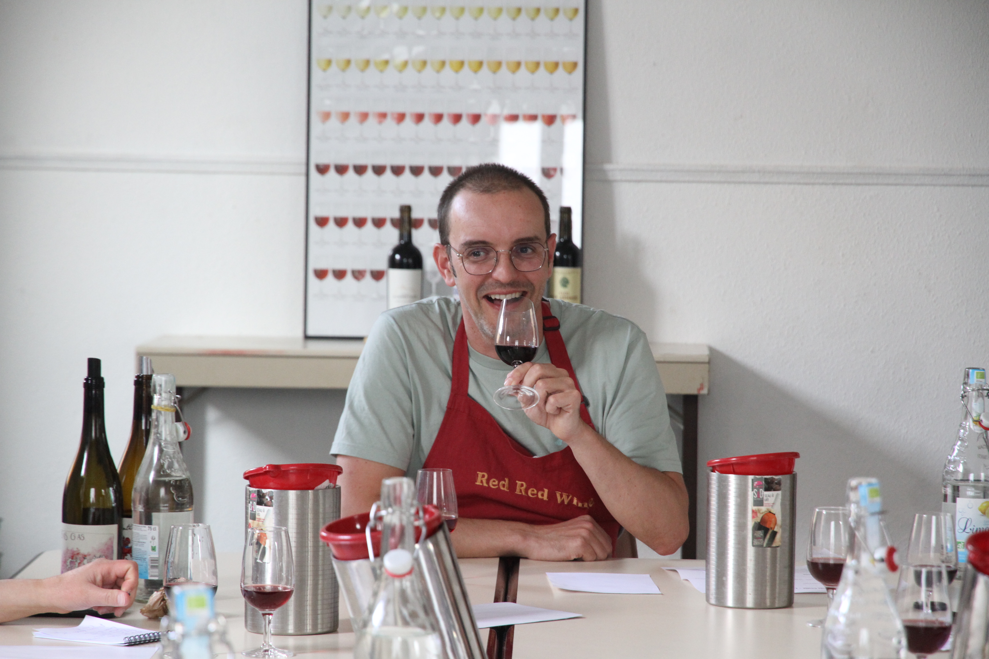 Dégustation de vins au club Red Red Wine, Bègles