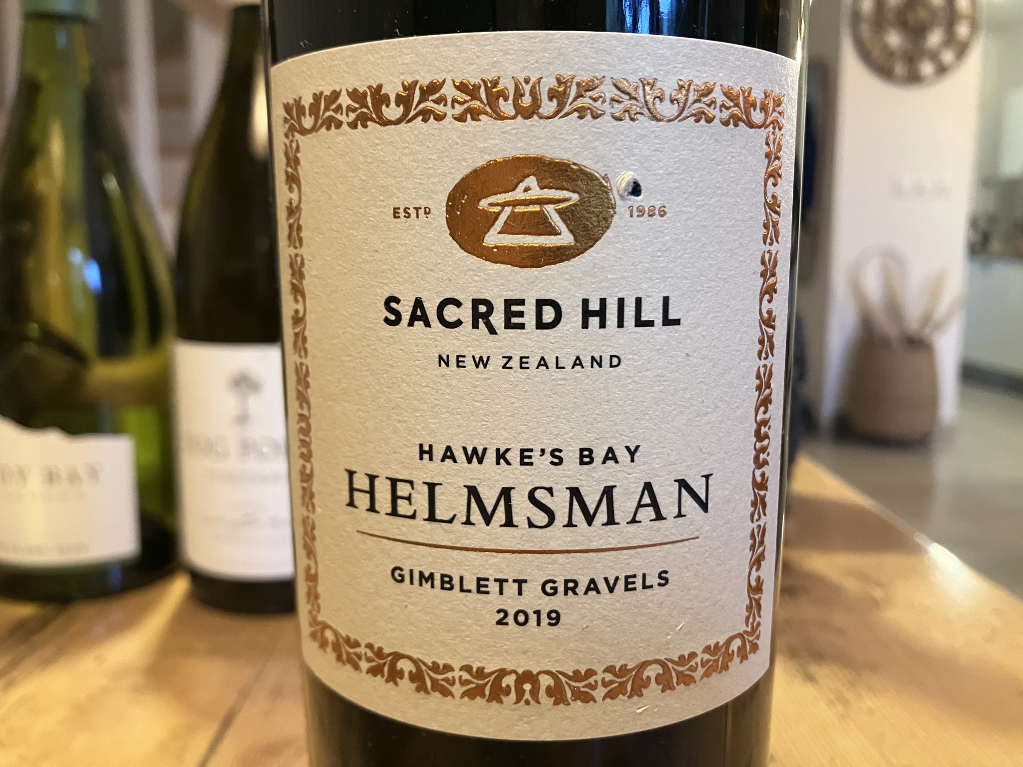 Étiquette du Sacred Hill Helmsman 2019, Hawke's Bay, Gimblett Gravels